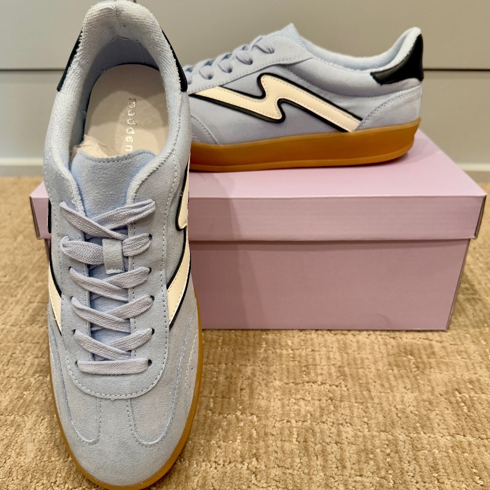 Madden Girl women's Giia Sneaker